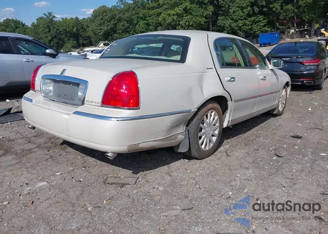2006 Lincoln Town Car Signature z USA, uszkodzony, nr VIN 1LNHM81V56Y614936
